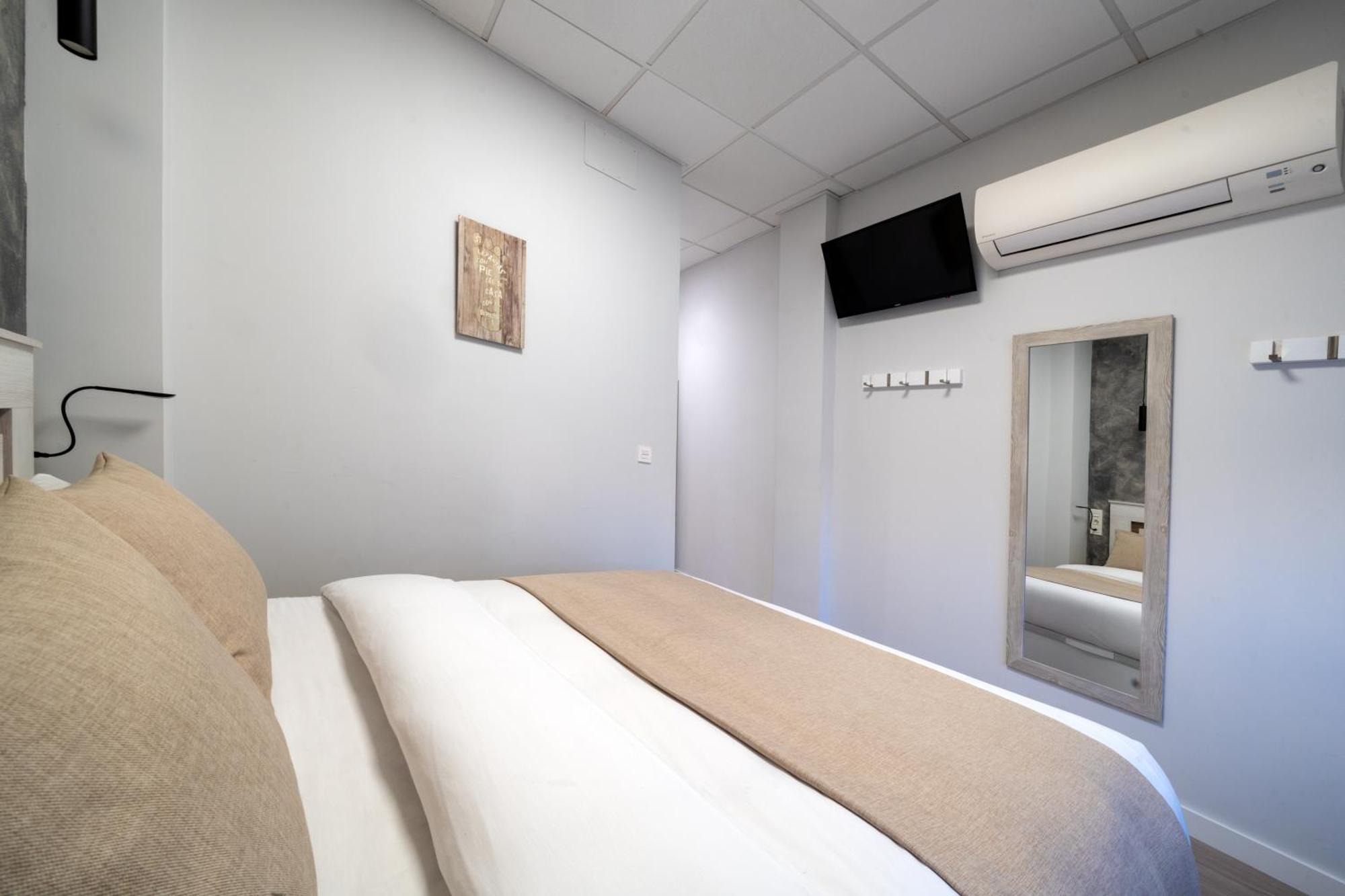 Apartamentos Aranda - Roble Aranda de Duero Kültér fotó